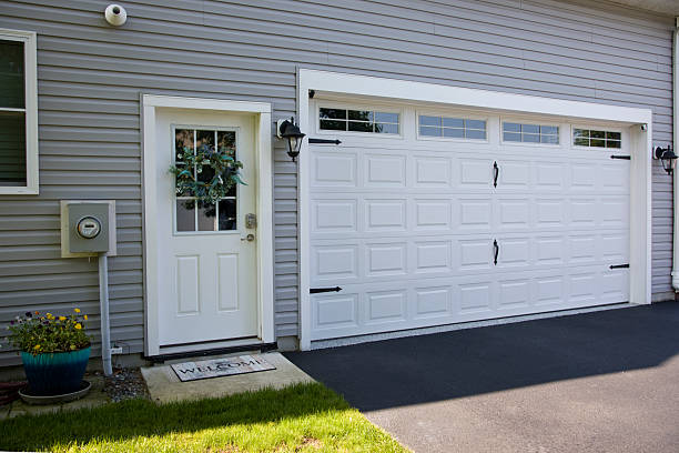 24/7 Emergency Garage Door Panel Replacement experts in Gwinn, MI